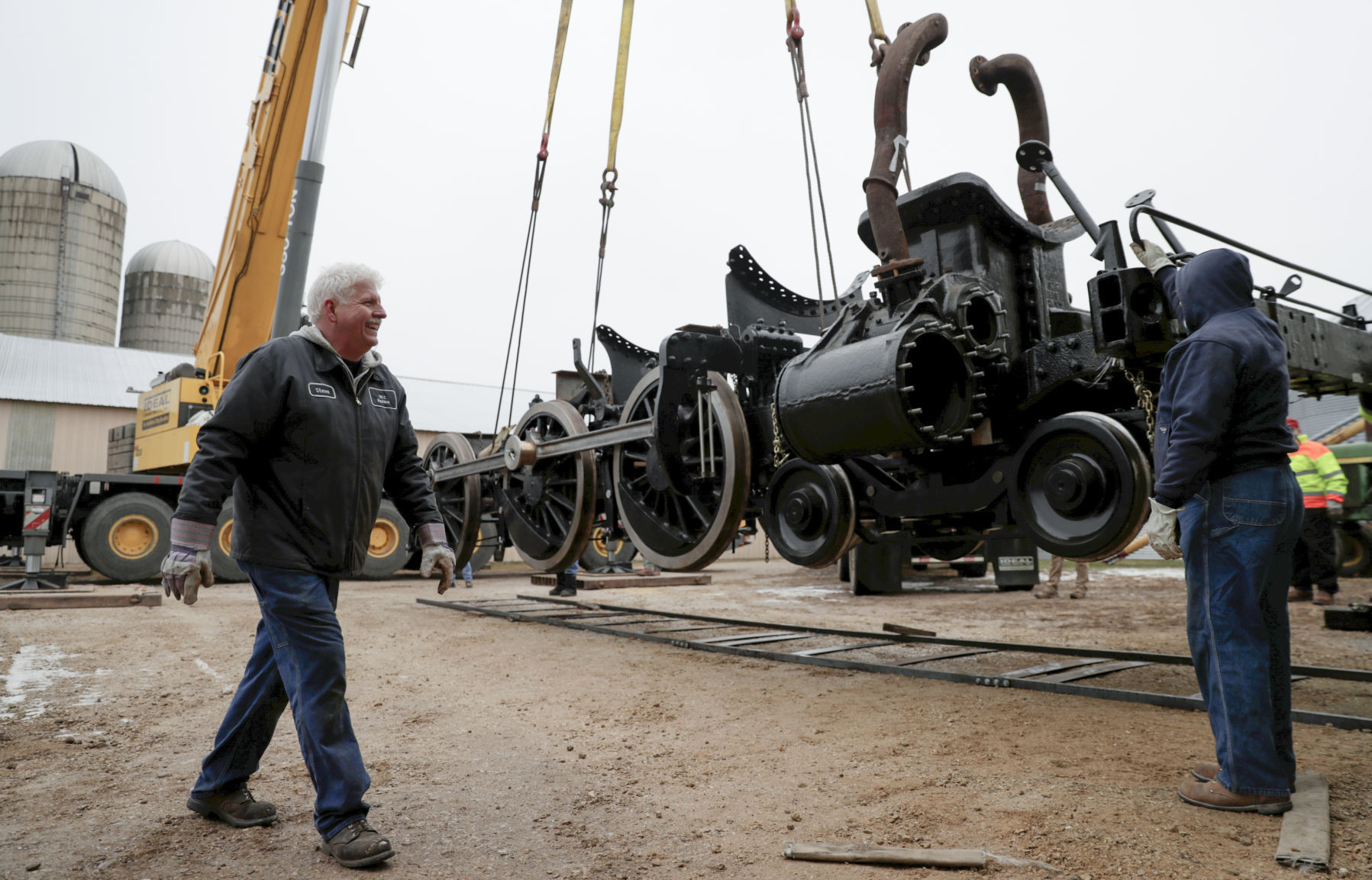 The restoration of the 1385 locomotive continues